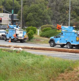 PG&E Cuts Power To 6800 In Wildfire Area