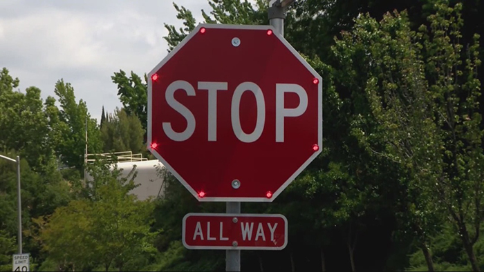 img-City-of-Rocklin-installs-solar-stop-signs